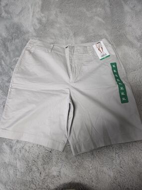 NWT Matty M Men's Flat Front Chino Shorts in Light Beige